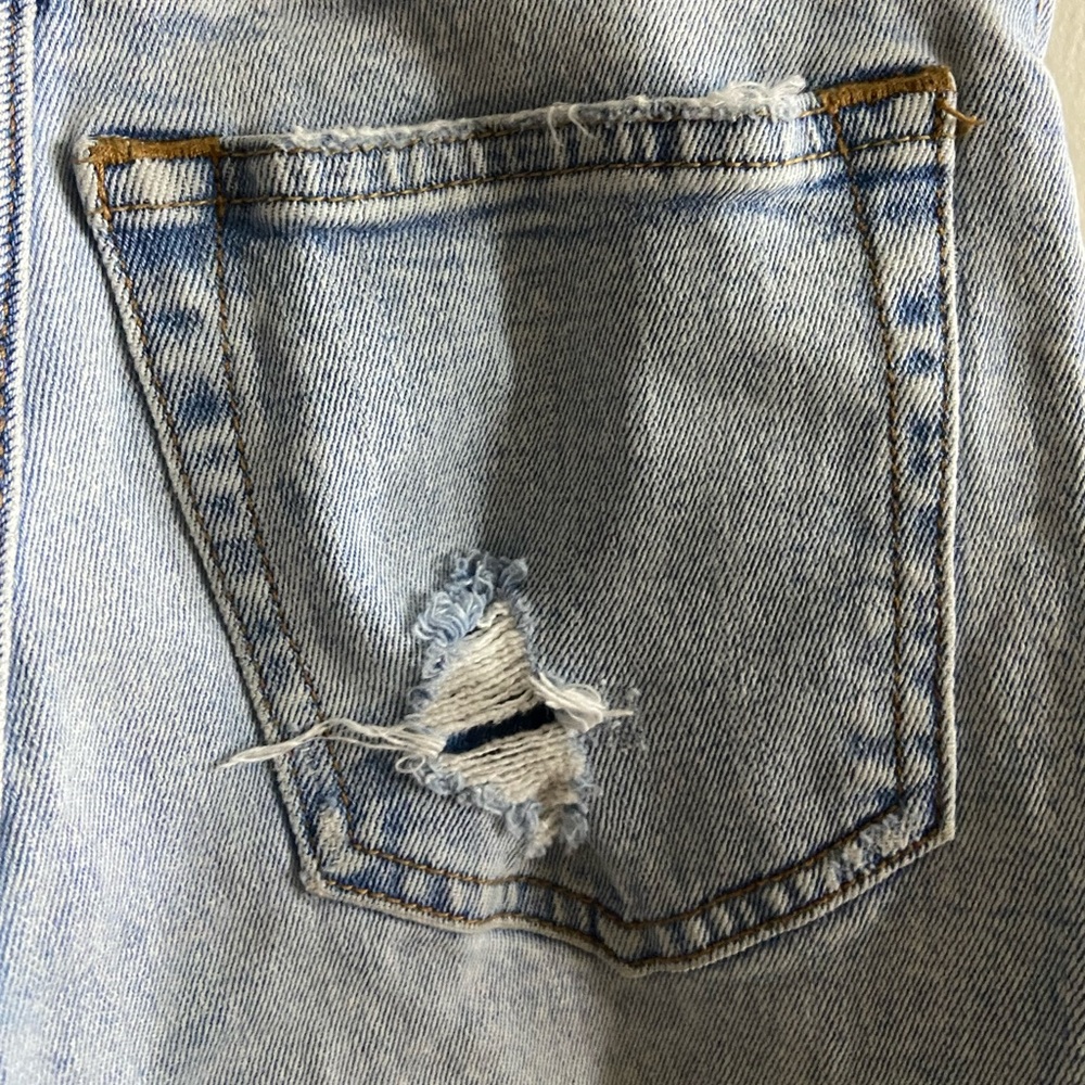 Abercrombie & Fitch Ankle Straight Ultra High Rise Jeans - Picture 6 of 7